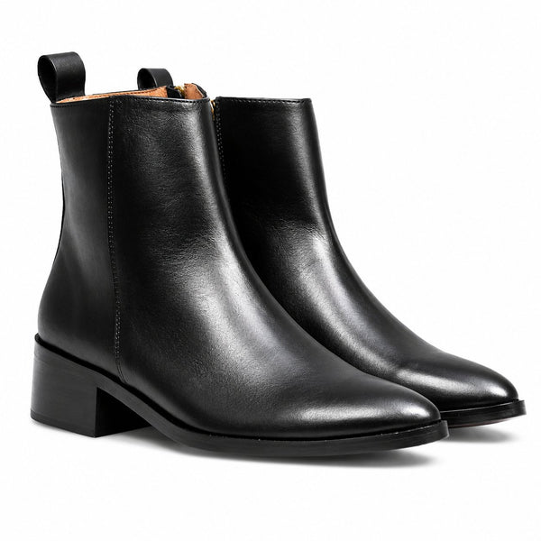 Taj Handcrafted Monarch Chelsea Black